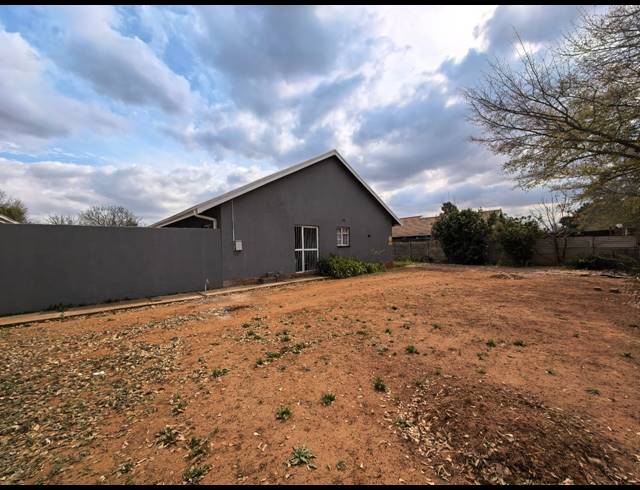 3 BEDROOM HOUSE TO LET IN VAALPARK